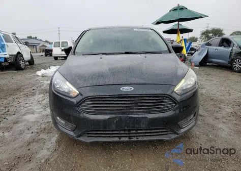 2018 Ford Focus Se z USA, uszkodzony, nr VIN 1FADP3F2XJL293368